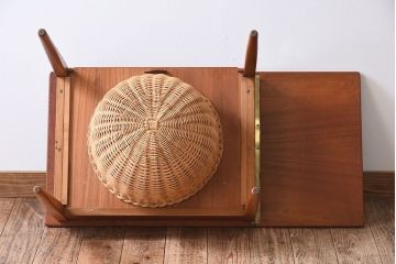 ヴィンテージ家具　Johannes Anderson(ヨハネス・アンダーセン)　チーク材　北欧ビンテージ　ソーイングテーブル(バタフライテーブル)