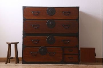 アンティーク家具　古民具・骨董　漆塗り　前面欅材の大ぶりな相馬箪笥