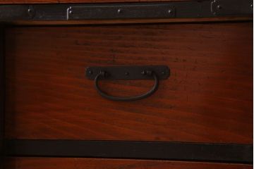 アンティーク家具　古民具・骨董　漆塗り　前面欅材の大ぶりな相馬箪笥