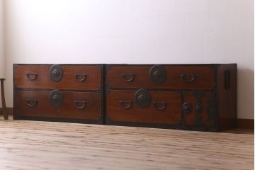 アンティーク家具　古民具・骨董　漆塗り　前面欅材の大ぶりな相馬箪笥