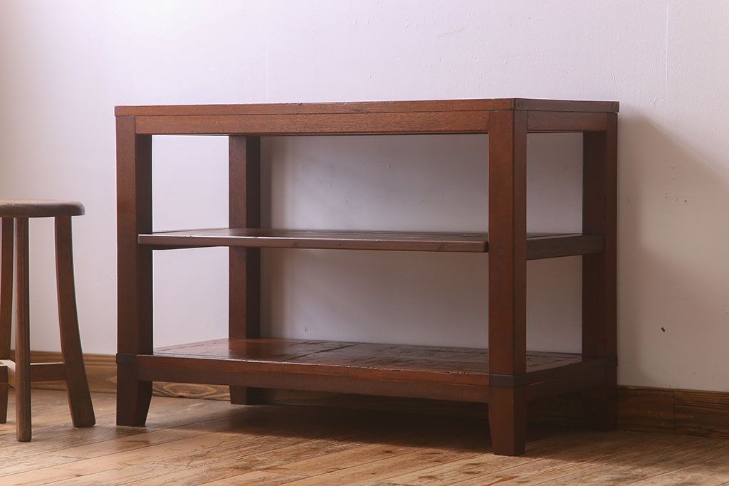 アンティーク家具　脚付き　和製アンティーク　古い木製のシンプルなラック(飾り棚)