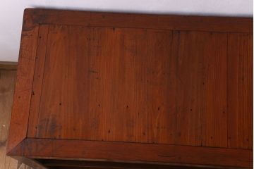 アンティーク家具　脚付き　和製アンティーク　古い木製のシンプルなラック(飾り棚)