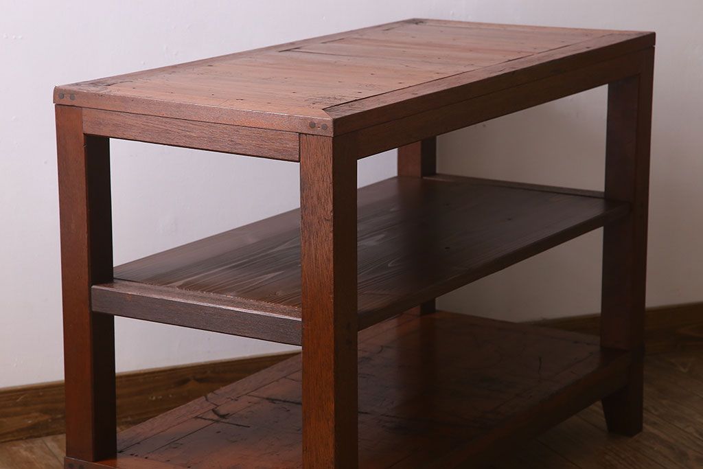 アンティーク家具　脚付き　和製アンティーク　古い木製のシンプルなラック(飾り棚)