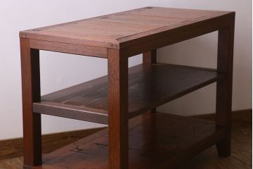 アンティーク家具　脚付き　和製アンティーク　古い木製のシンプルなラック(飾り棚)