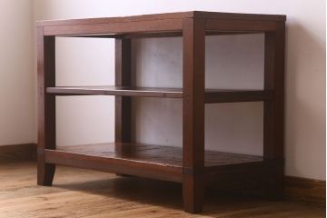 アンティーク家具　脚付き　和製アンティーク　古い木製のシンプルなラック(飾り棚)