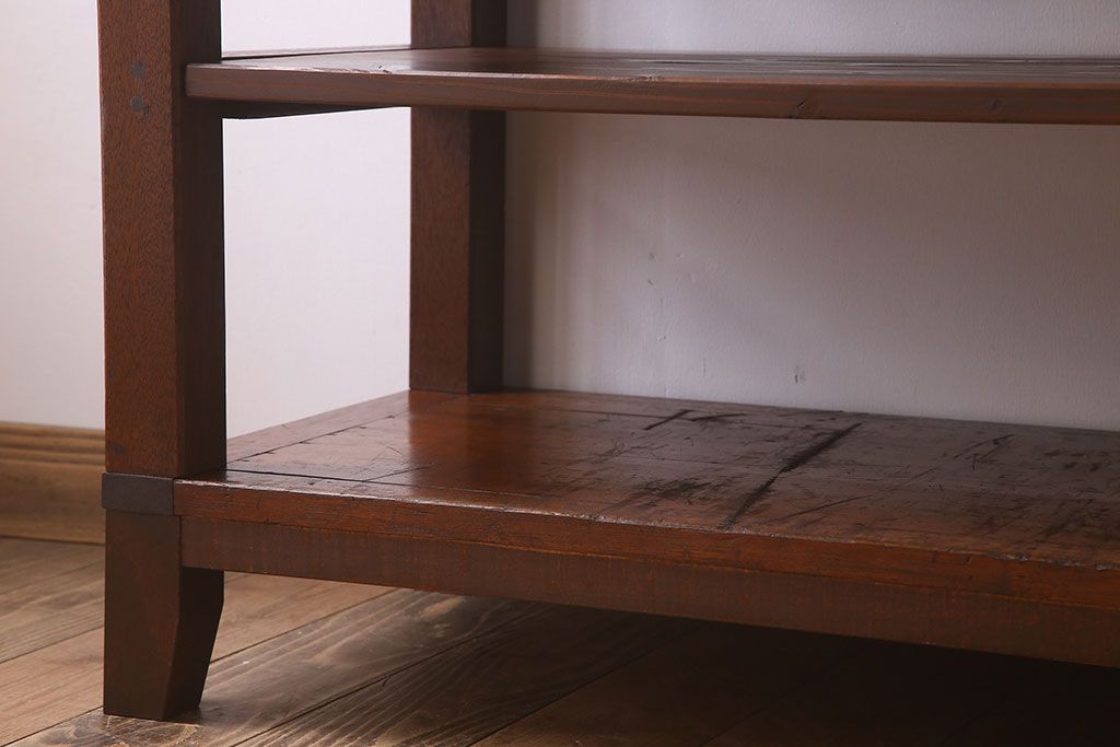 アンティーク家具　脚付き　和製アンティーク　古い木製のシンプルなラック(飾り棚)