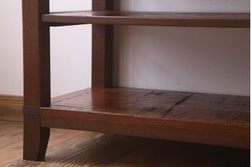 アンティーク家具　脚付き　和製アンティーク　古い木製のシンプルなラック(飾り棚)