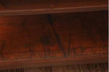 アンティーク家具　脚付き　和製アンティーク　古い木製のシンプルなラック(飾り棚)