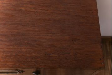 アンティーク家具　ネームプレート付き!　イギリスアンティーク　古い木製の脚付きドロワー(引き出し)(1)