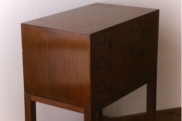 アンティーク家具　ネームプレート付き!　イギリスアンティーク　古い木製の脚付きドロワー(引き出し)(1)