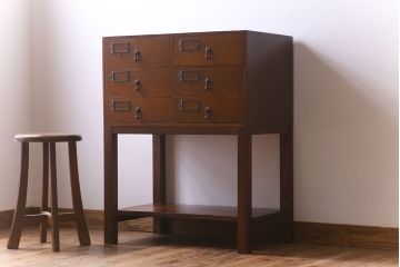 アンティーク家具　ネームプレート付き!　イギリスアンティーク　古い木製の脚付きドロワー(引き出し)(2)