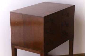 アンティーク家具　ネームプレート付き!　イギリスアンティーク　古い木製の脚付きドロワー(引き出し)(2)