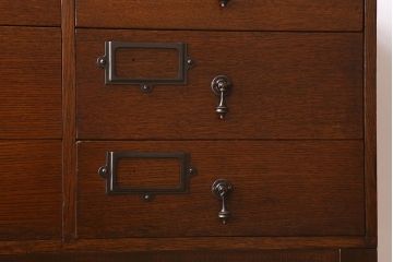 アンティーク家具　ネームプレート付き!　イギリスアンティーク　古い木製の脚付きドロワー(引き出し)(2)