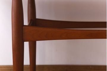 ヴィンテージ家具　北欧ビンテージ　デンマーク製　チーク材のコーヒーテーブル(センターテーブル)