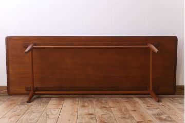 ヴィンテージ家具　北欧ビンテージ　デンマーク製　チーク材のコーヒーテーブル(センターテーブル)