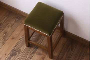 レトロ家具　アンティーク　ナラ材製のレトロなクッション座面角スツール(2)