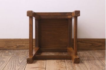 レトロ家具　アンティーク　ナラ材製のレトロなクッション座面角スツール(2)