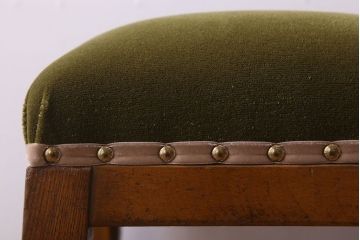 レトロ家具　アンティーク　ナラ材製のレトロなクッション座面角スツール(2)