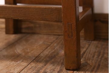 レトロ家具　アンティーク　ナラ材製のレトロなクッション座面角スツール(2)
