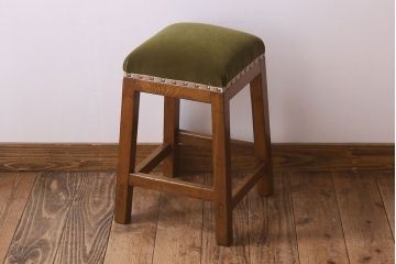 レトロ家具　アンティーク　ナラ材製のレトロなクッション座面角スツール(2)