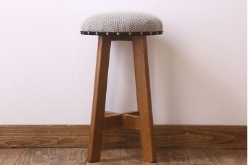 アンティーク家具　古いブナ材製のクッション座面丸スツール(椅子、チェア)(3)
