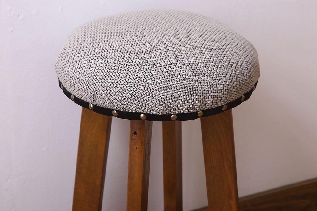 アンティーク家具　古いブナ材製のクッション座面丸スツール(椅子、チェア)(3)