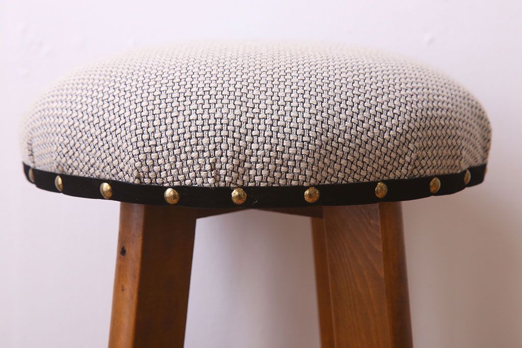 アンティーク家具　古いブナ材製のクッション座面丸スツール(椅子、チェア)(3)