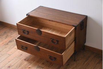 アンティーク家具　総桐材　和製アンティーク　鉄脚付き!シンプルな古い木の時代箪笥ローボード(1)