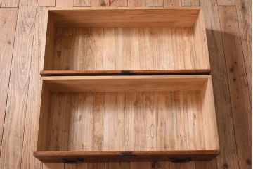 アンティーク家具　総桐材　和製アンティーク　鉄脚付き!シンプルな古い木の時代箪笥ローボード(1)
