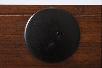 アンティーク家具　総桐材　和製アンティーク　鉄脚付き!シンプルな古い木の時代箪笥ローボード(1)