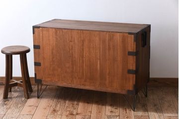 アンティーク家具　総桐材　和製アンティーク　鉄脚付き!シンプルな古い木の時代箪笥ローボード(1)