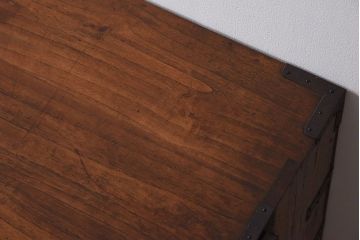 アンティーク家具　総桐材　和製アンティーク　鉄脚付き!シンプルな古い木の時代箪笥ローボード(2)