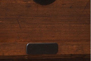 アンティーク家具　総桐材　和製アンティーク　鉄脚付き!シンプルな古い木の時代箪笥ローボード(2)