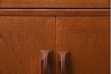 ヴィンテージ家具　G-PLAN(ジープラン)　北欧ビンテージ　チーク材　サイドキャビネット(2)