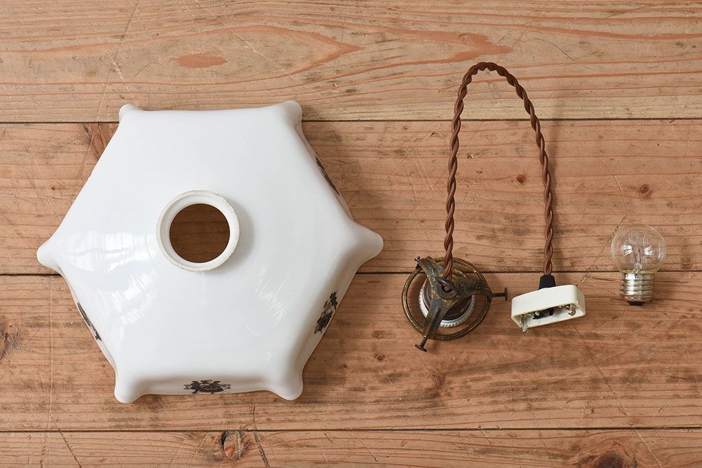 フランスアンティーク　レトロなデザインのペンダントライト(2)