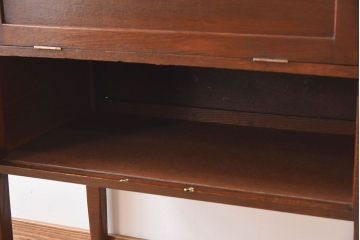 アンティーク家具　オーク材　小ぶりなイギリスアンティークのサイドキャビネット