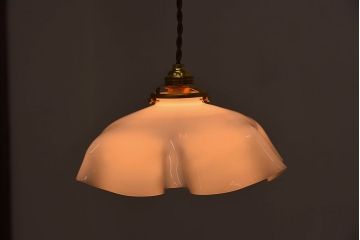 イギリスアンティーク　上品なフリルシェードのペンダントライト(天井照明)(1)