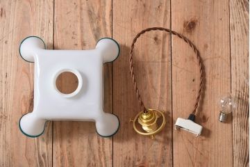 イギリスアンティーク 上品なフリルシェードのペンダントライト(天井照明)(2)