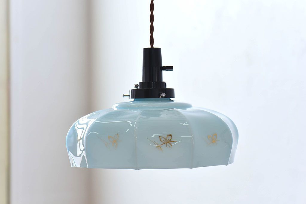 フランスアンティーク　レトロな被せガラスのペンダントライト