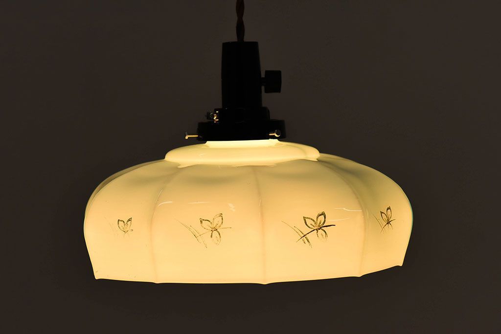 フランスアンティーク　レトロな被せガラスのペンダントライト