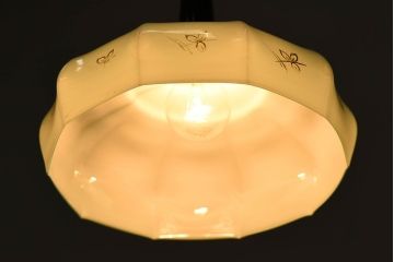 フランスアンティーク　レトロな被せガラスのペンダントライト