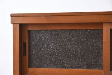 アンティーク家具　三尺　ダイヤガラス引き戸!前檜材製　古い木のアンティーク収納棚(水屋箪笥)