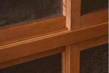 アンティーク家具　三尺　ダイヤガラス引き戸!前檜材製　古い木のアンティーク収納棚(水屋箪笥)