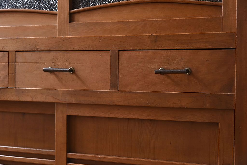 アンティーク家具　三尺　ダイヤガラス引き戸!前檜材製　古い木のアンティーク収納棚(水屋箪笥)