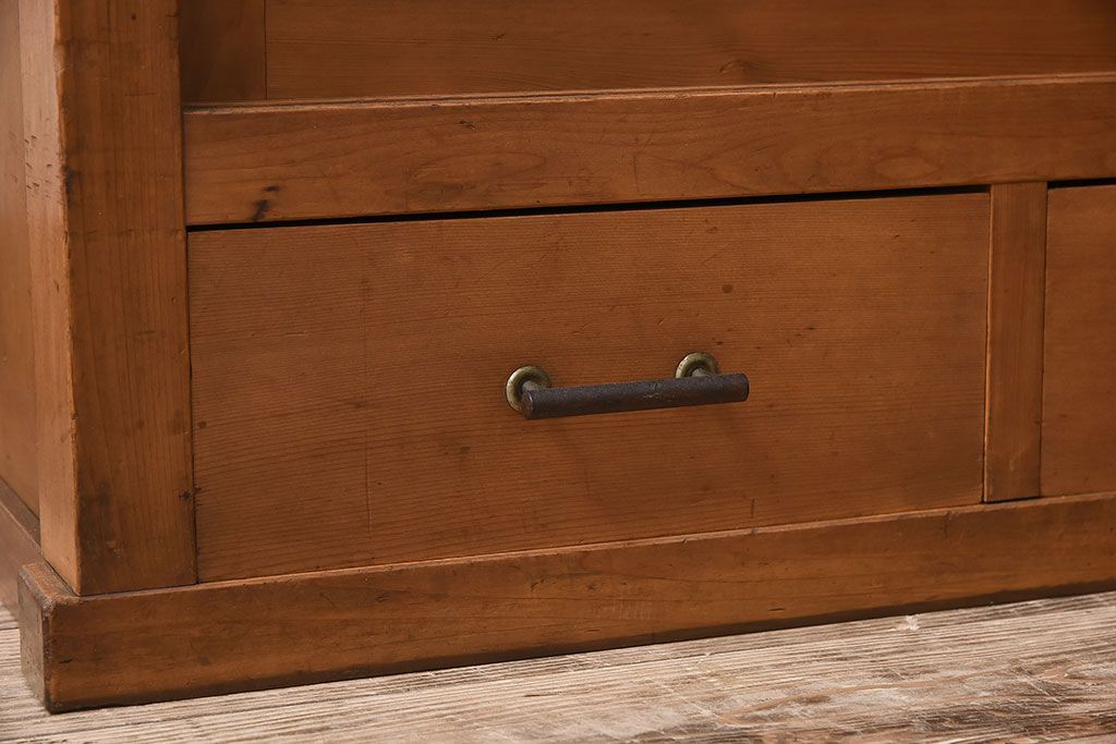 アンティーク家具　三尺　ダイヤガラス引き戸!前檜材製　古い木のアンティーク収納棚(水屋箪笥)