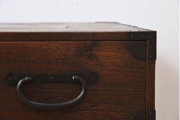 アンティーク家具　和製アンティーク　前面桐材!シンプルな丸金具の時代箪笥ローボード(衣装箪笥)(2)