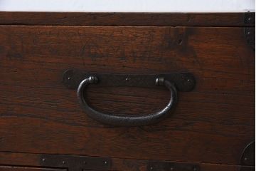 アンティーク家具　和製アンティーク　前面桐材!シンプルな丸金具の時代箪笥ローボード(衣装箪笥)(2)