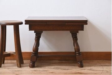 アンティーク家具　パーケット天板!フランスアンティークの小さなエクステンションテーブル