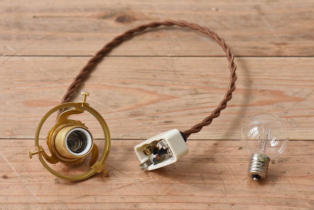 フランスアンティーク　レトロなデザインのペンダントライト(1)