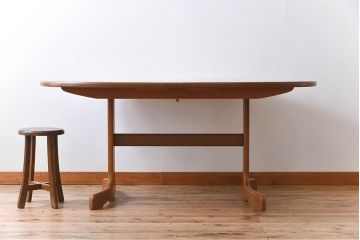 ヴィンテージ家具　北欧ビンテージ　ウォールナット材製　シンプルなエクステンションテーブル(1)